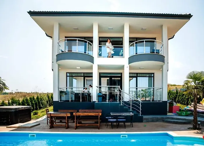 Captain Niko Луксозна вила *